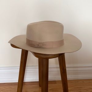 Urban Outfitters beige brimmed hat